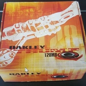 Oakley Thump 128MB digital media player glasses